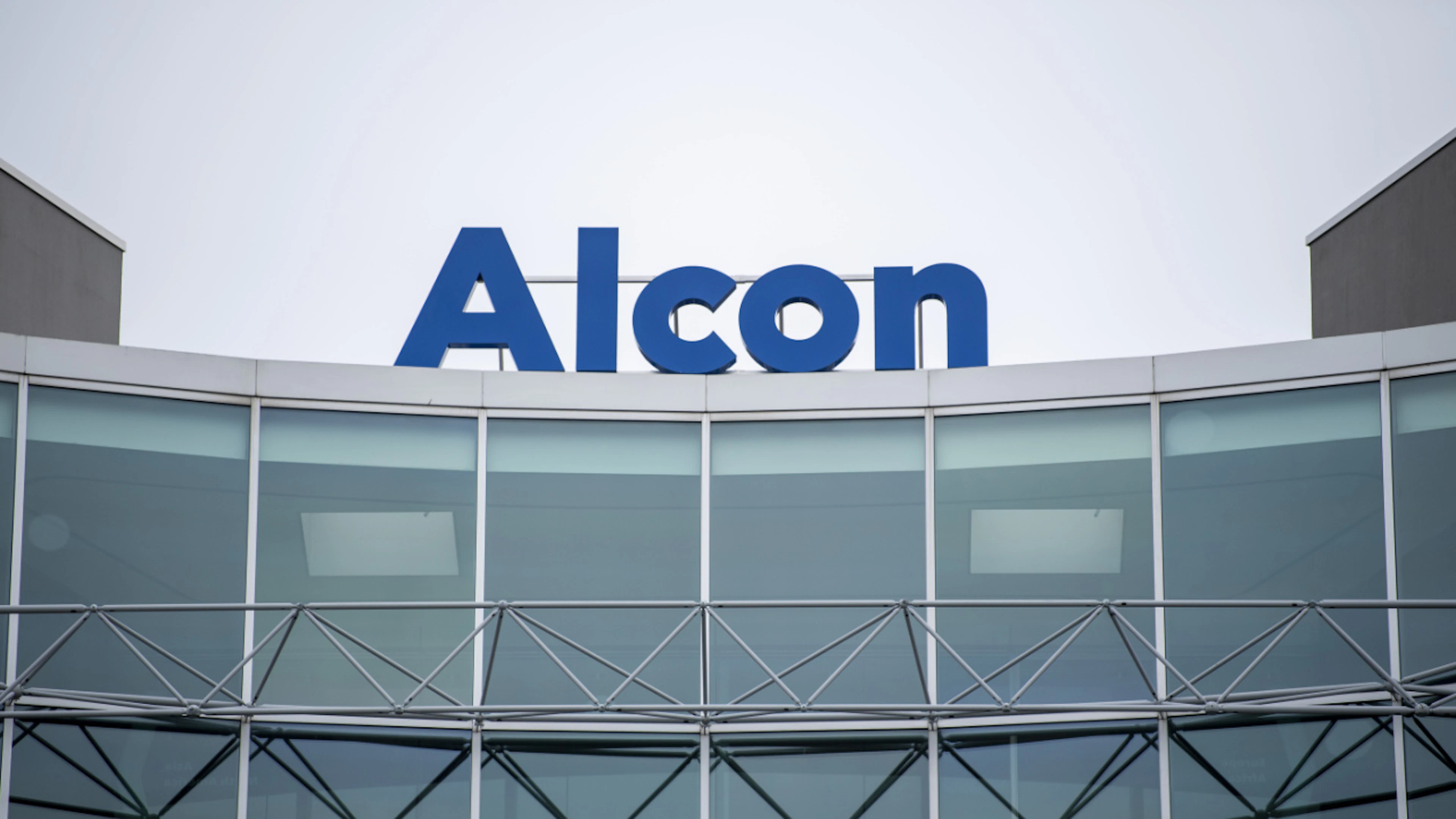 Alcon wächst im zweiten Quartal weiter und erhöht Gewinnziele