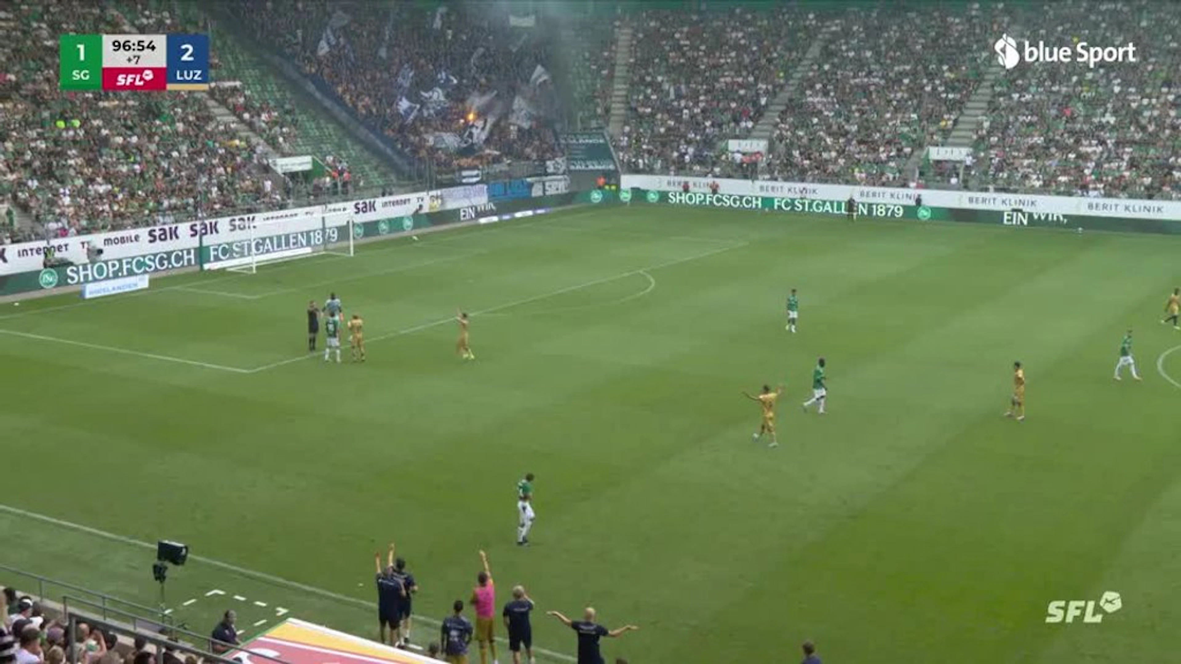 Scène insolite en Super League : expulsé suite à un carton inexistant !
