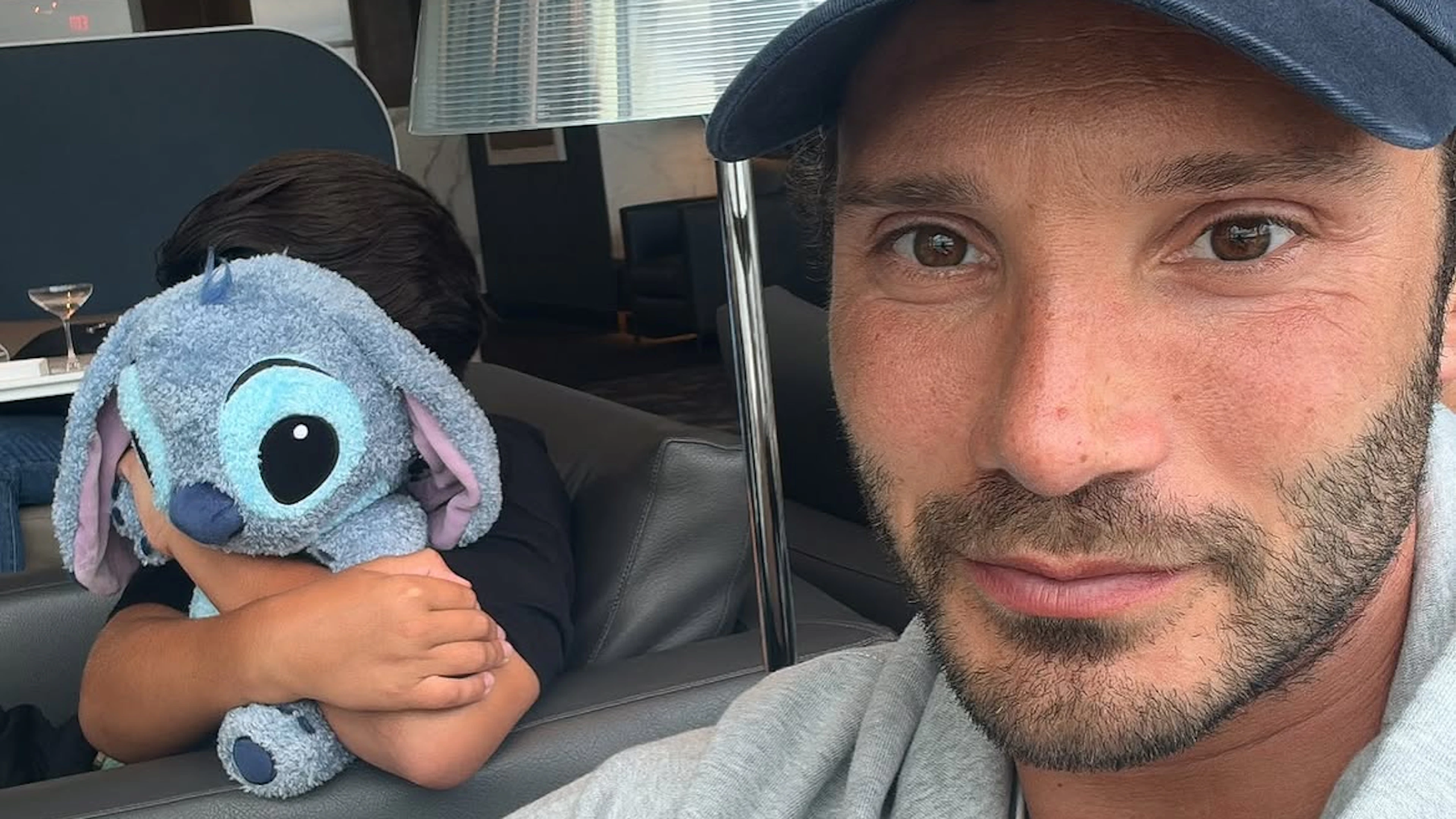 Stefano De Martino attraversa gli Stati Uniti con Santiago: «Mi piace creare ricordi con lui»
