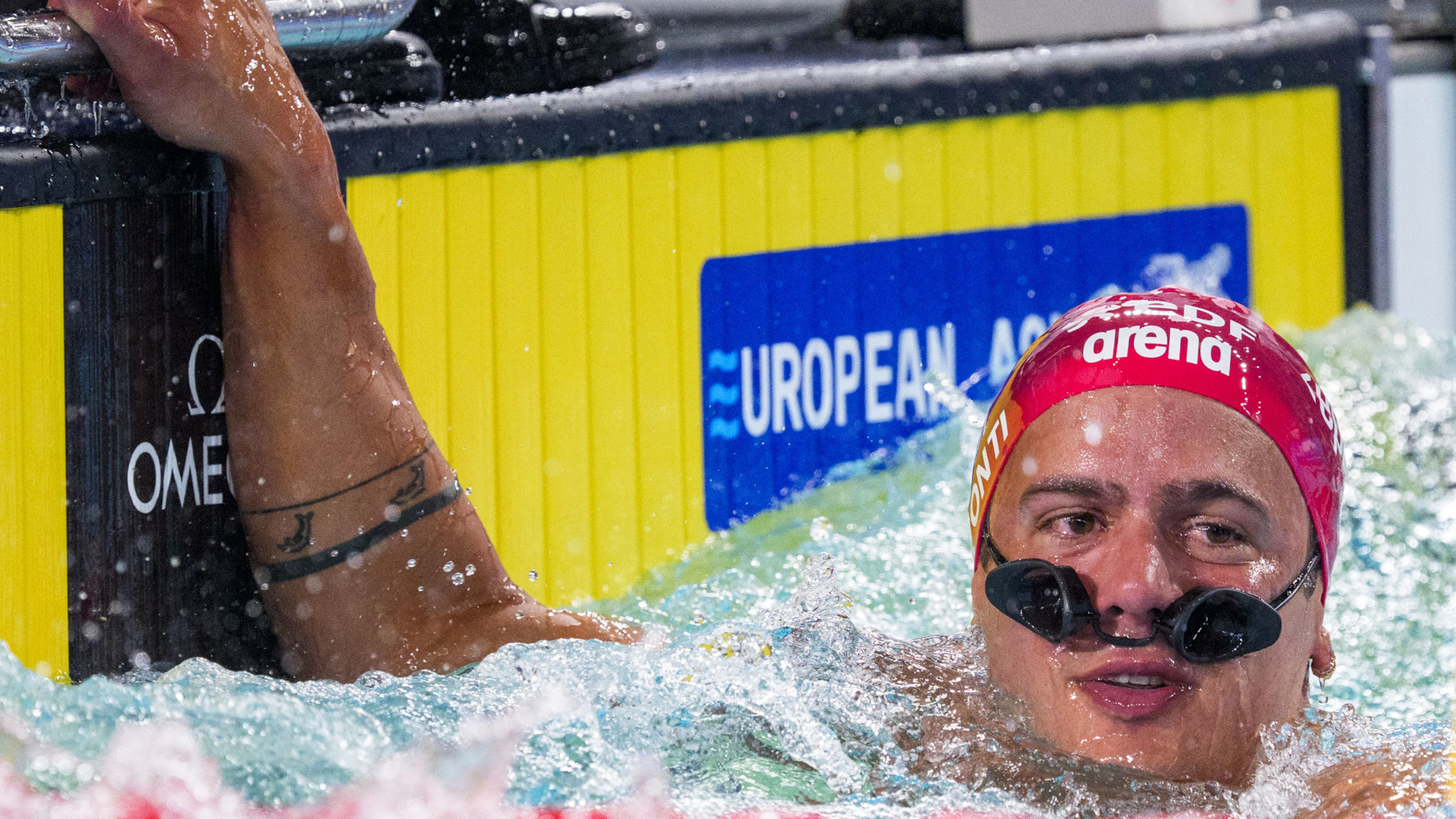 Finale amara nei 50 delfino per Noé Ponti: perde gli occhialini e chiude ottavo