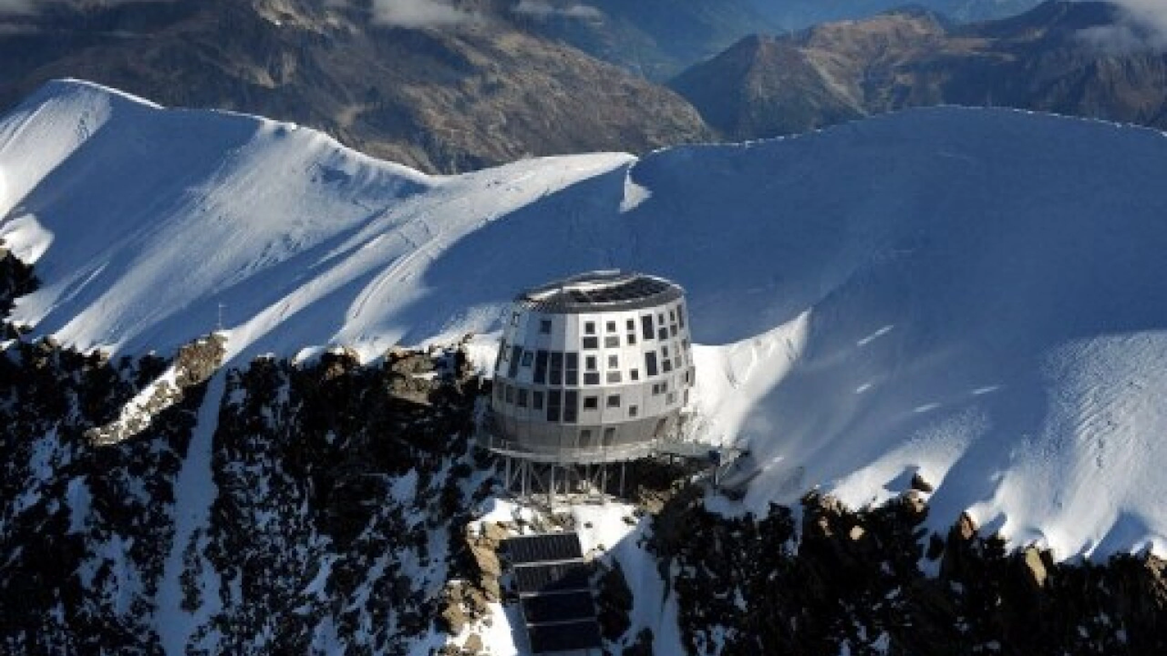 Deux refuges du Mont Blanc fermés à cause de chutes de pierres