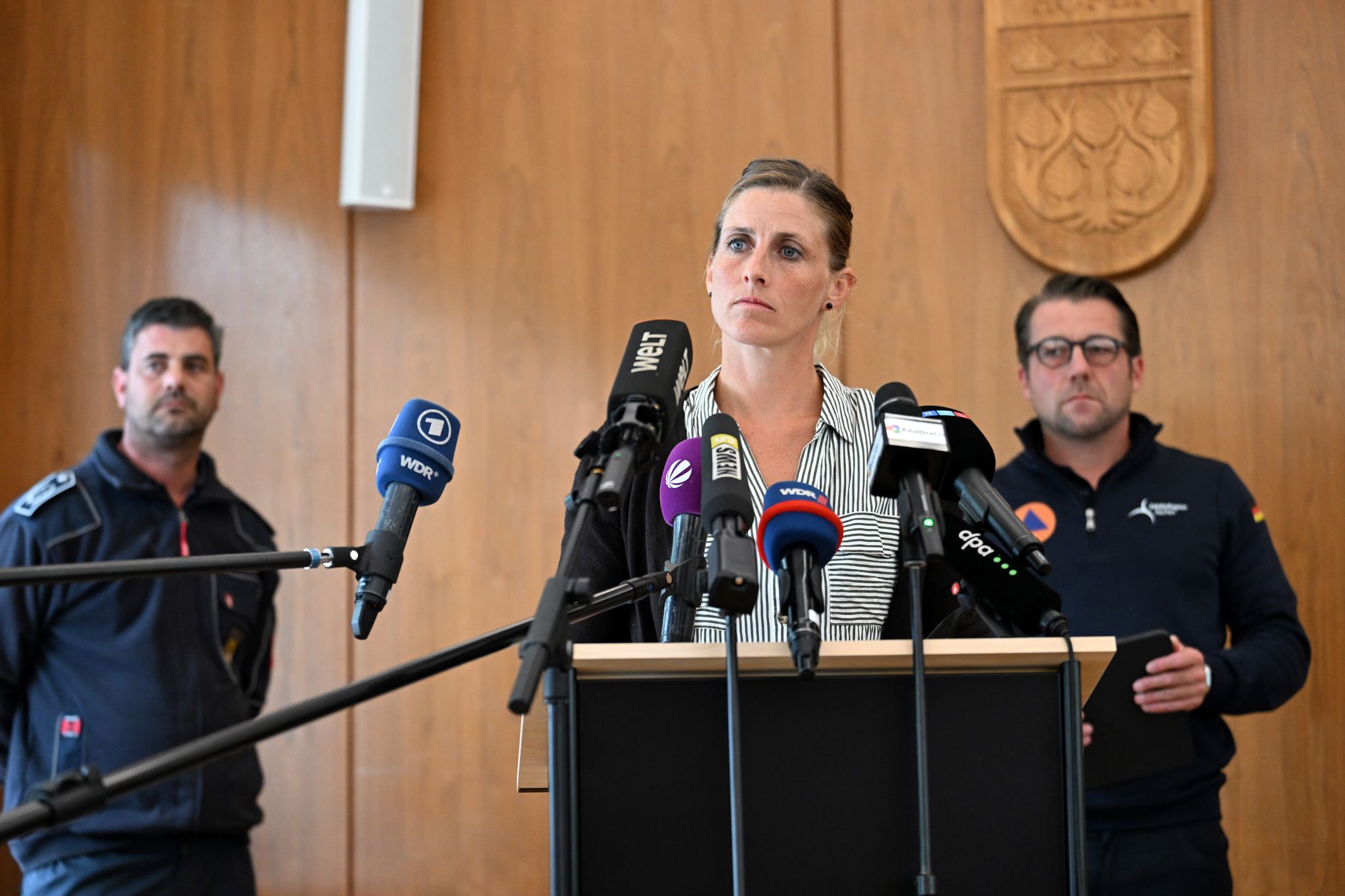 Belgium's High Fens wildfire persists near German border as Monschau firefighters assist; 30 residents remain evacuated, strong winds forecast Tuesday