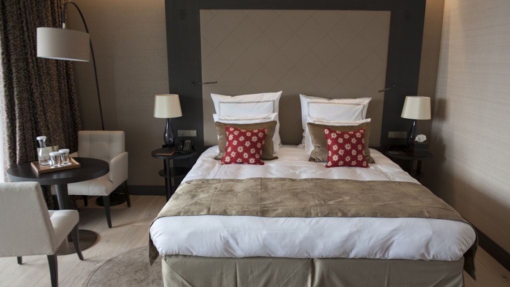 bluewin.ch - Swiss Hotel Industry Sees Slight Increase in Overnight Stays in July