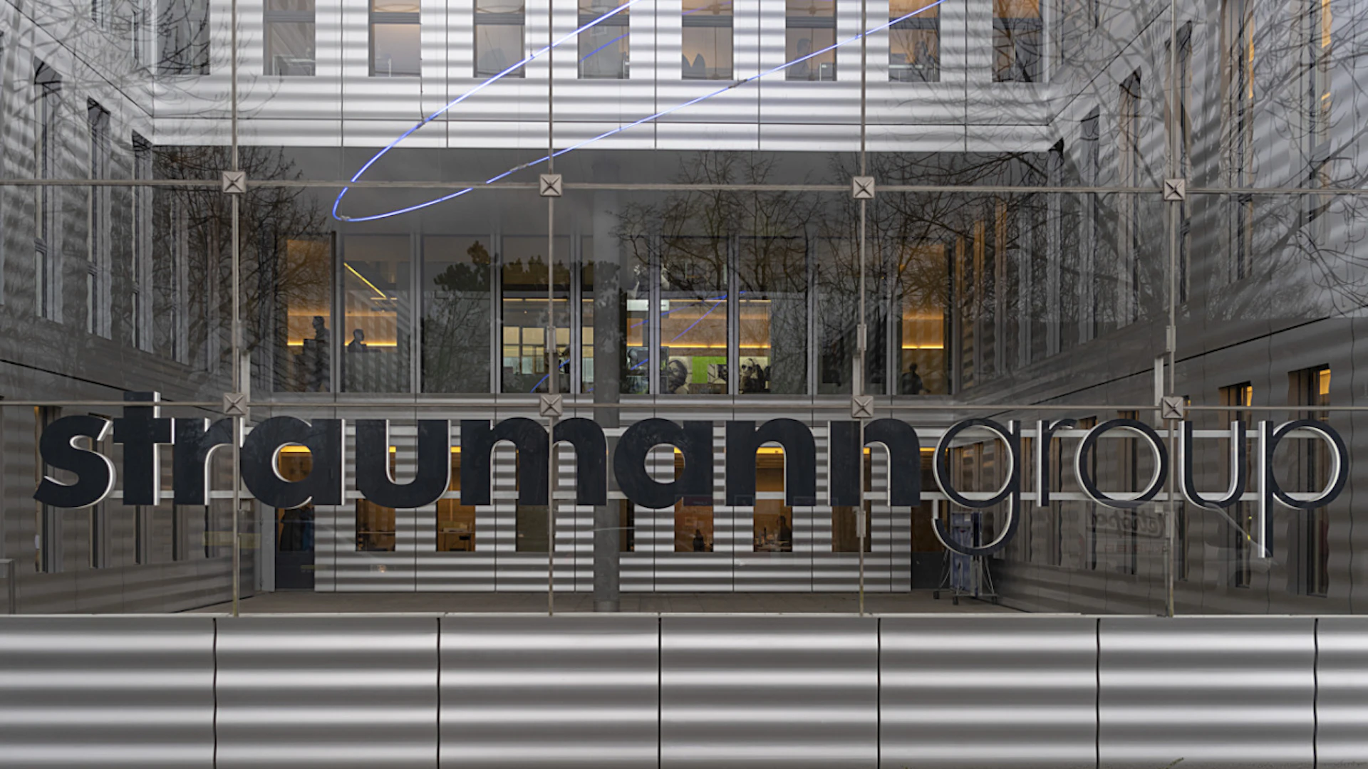 Straumann on Track After First Semester – Gets New CEO