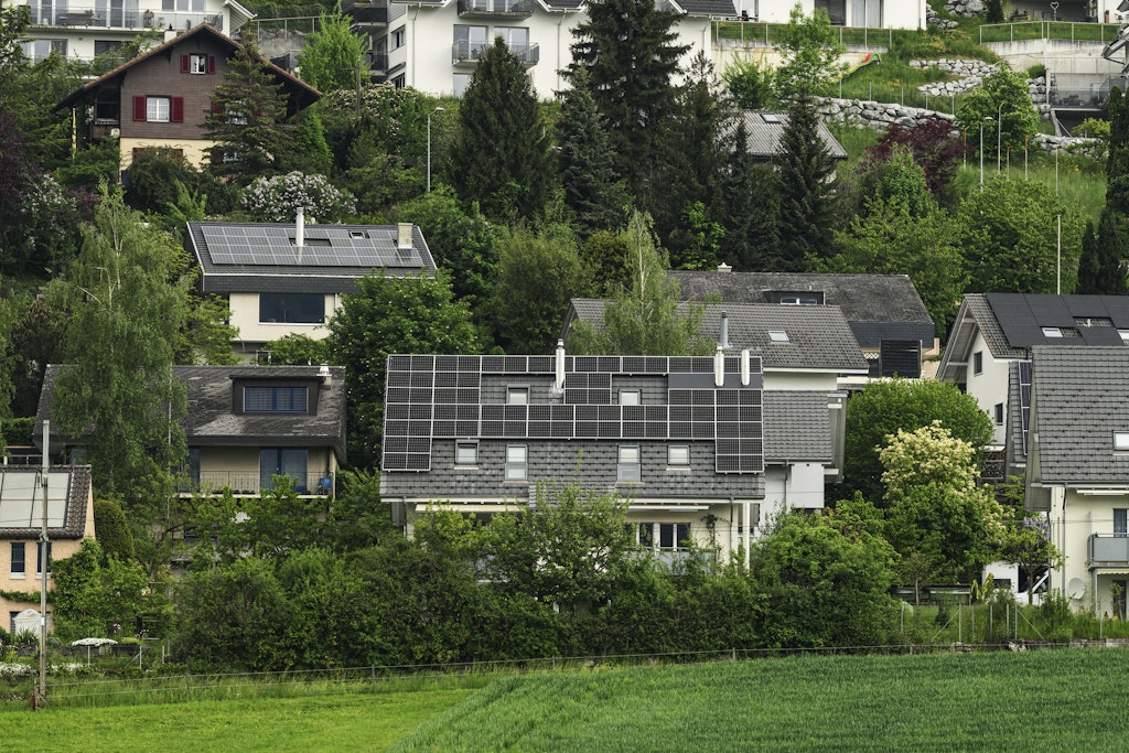 bluewin.ch - By 2027, you might have to pay for the solar power you feed into the grid