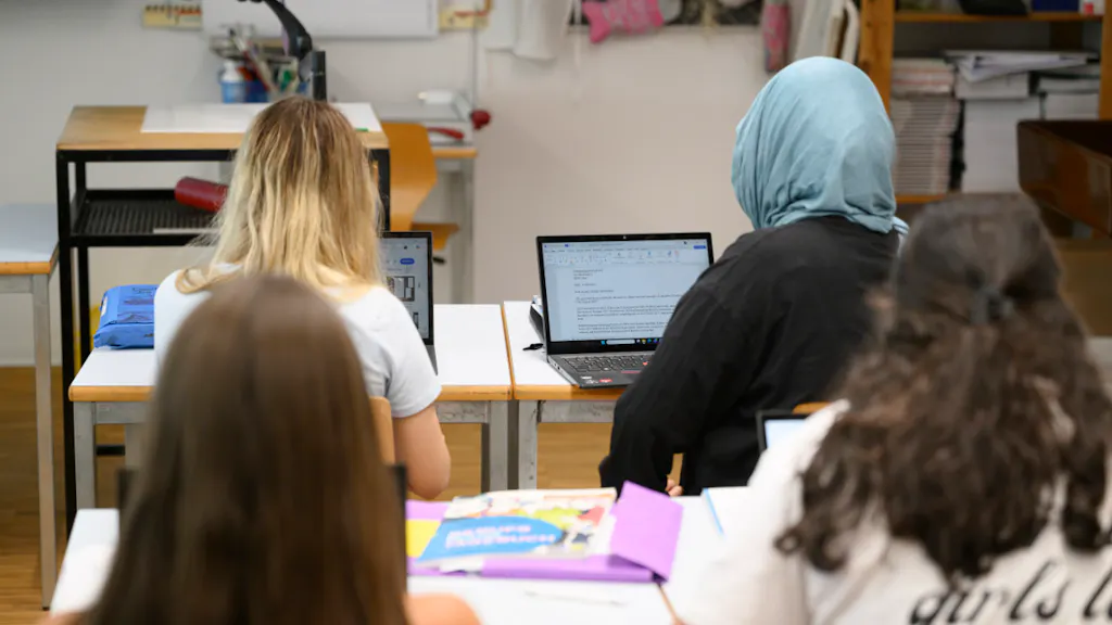 Offensive en Suisse alÃ©manique contre le voile islamique Ã  l'Ã©cole