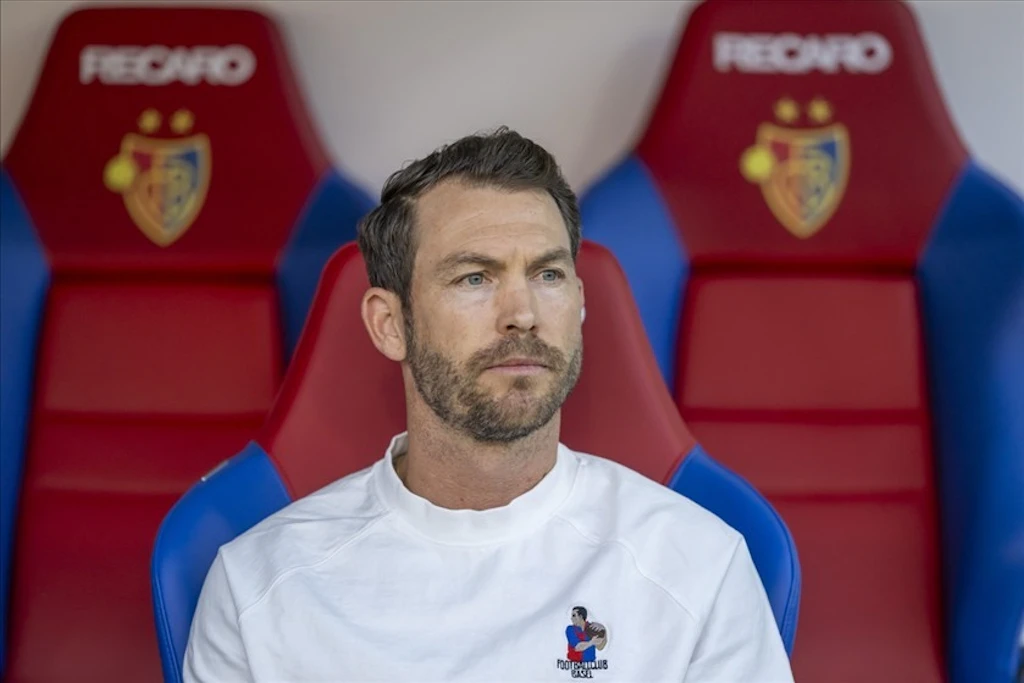 100 Applications: Here's How the Process to Find Lichtsteiner's ...