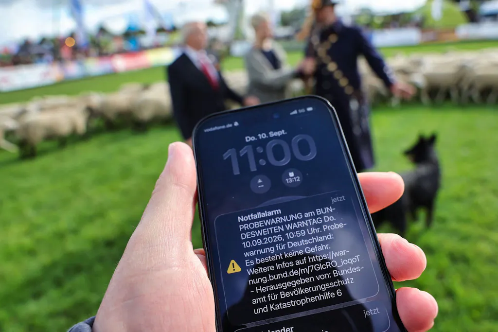 Sirens Wail on Warning Day—Alarm Sound Even Halts Parliamentary Sessions