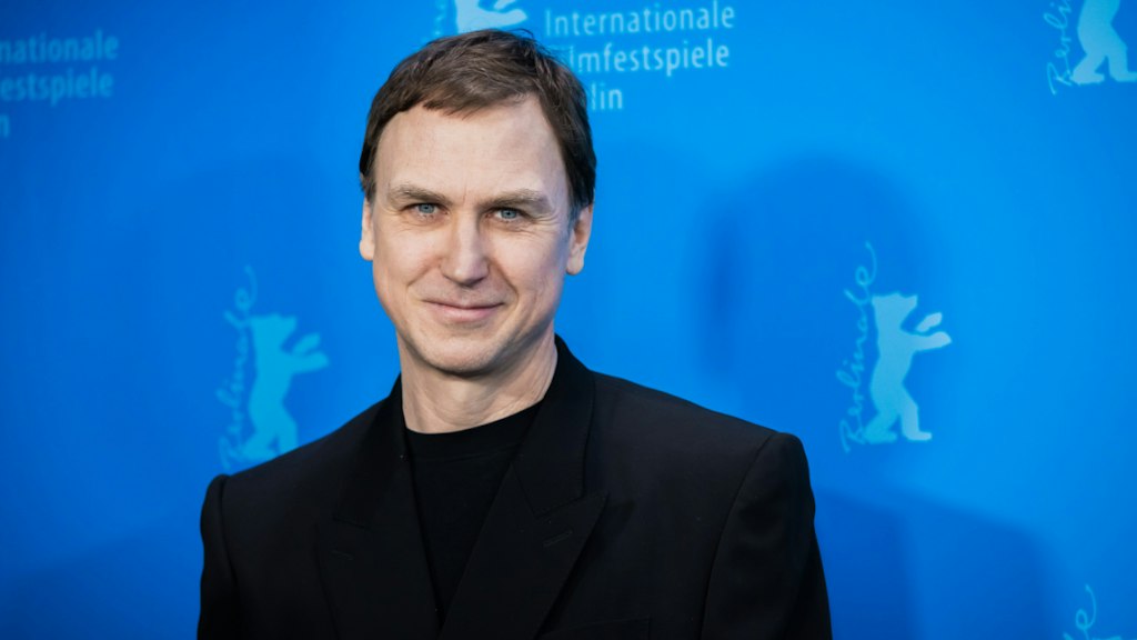 bluewin.ch - Lars Eidinger raves about filming 'Superman' in the U.S.
