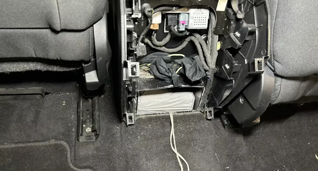 Two and a half kilograms of cocaine discovered during customs check in ...