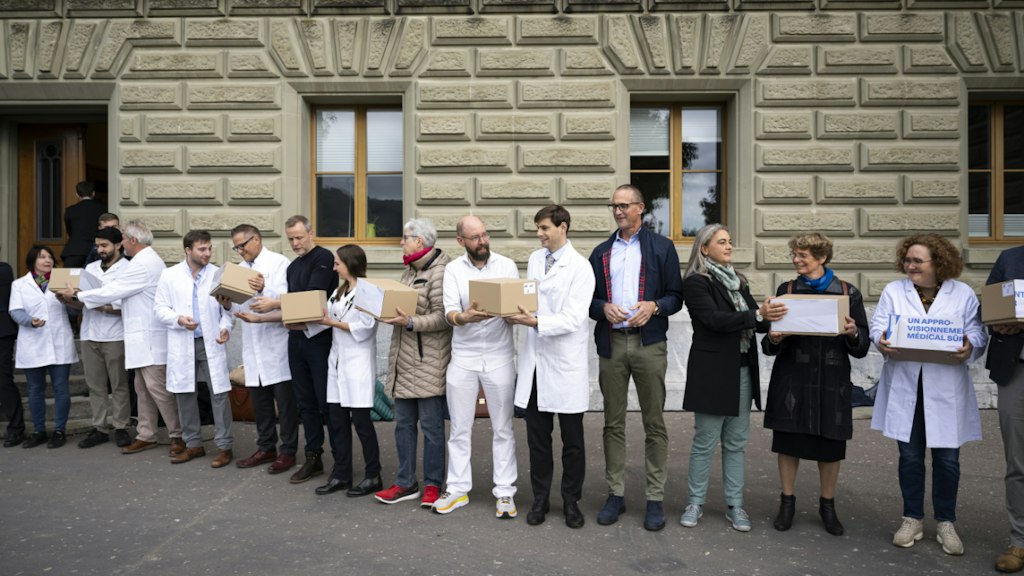bluewin.ch - National Council Rejects Medication Supply Initiative