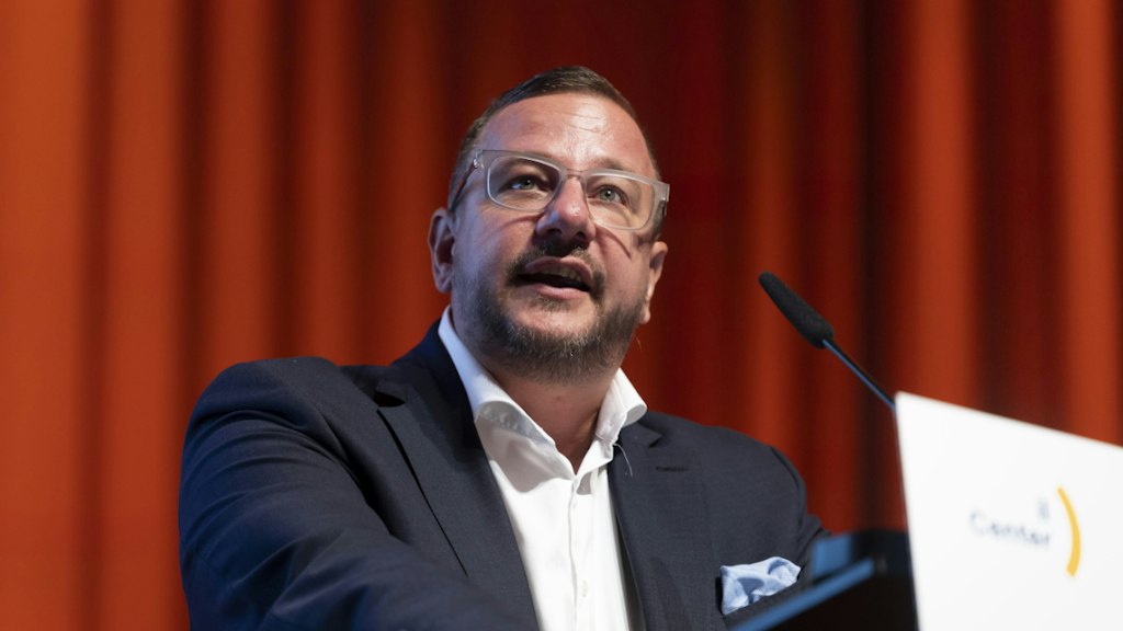 bluewin.ch - Here's how the leader of the Center Party plans to get healthcare costs under control
