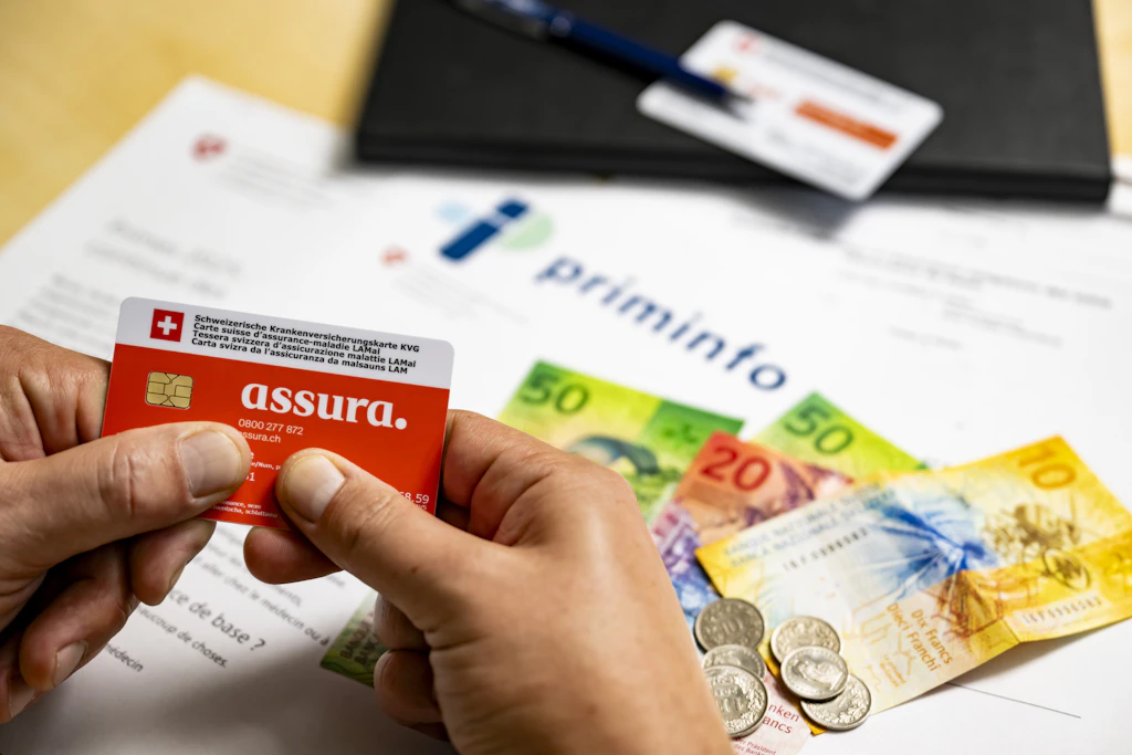 Swiss health insurance premiums projected to rise 4% to 5% in 2027 - News Directory 3