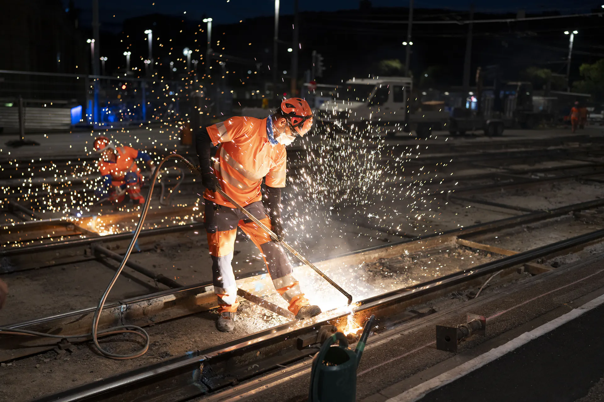 Une entreprise aux antécédents douteux a posé des rails sur un gros ...