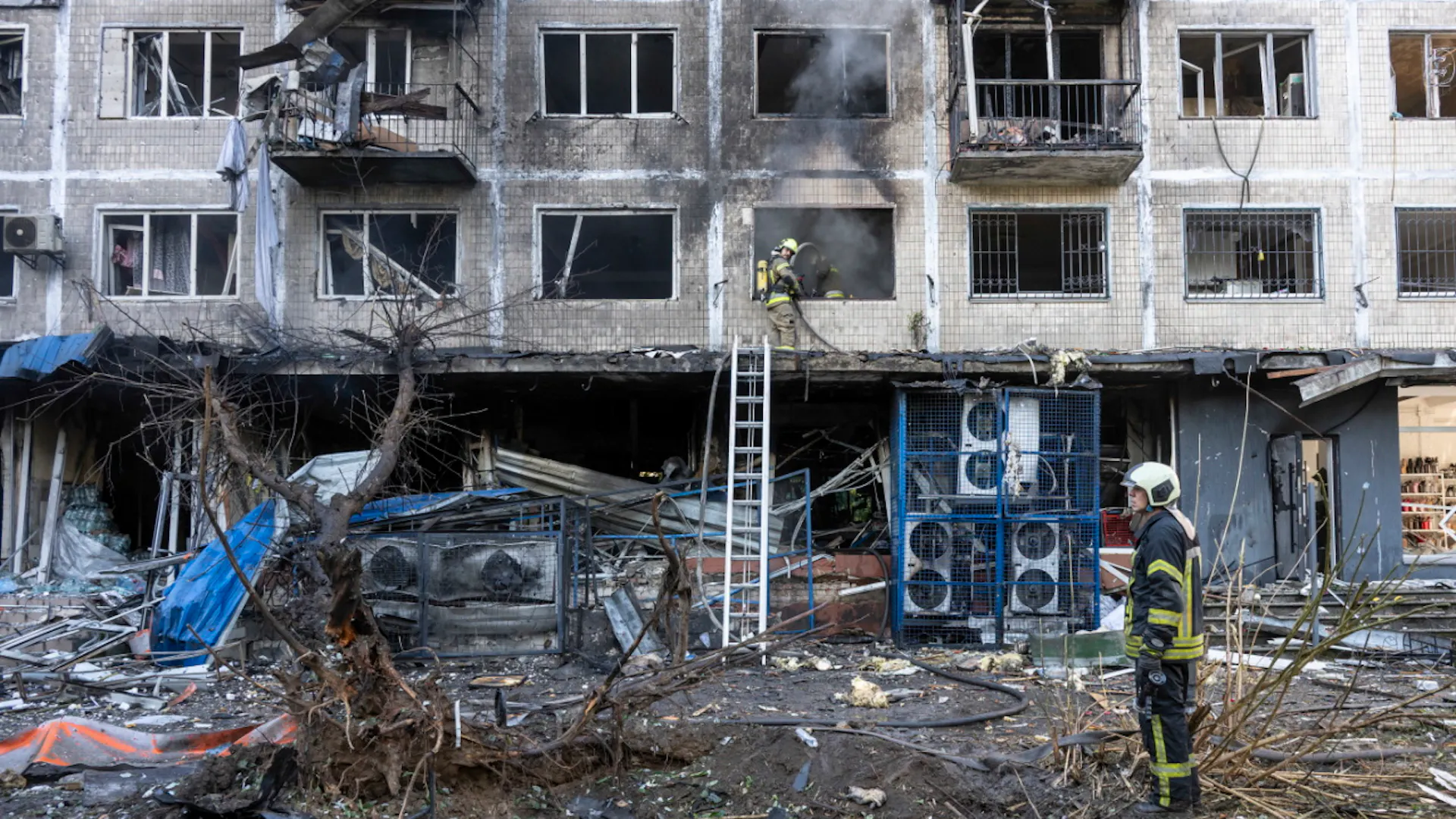 Attacco russo su Kiev: almeno due morti e danni nella capitale
