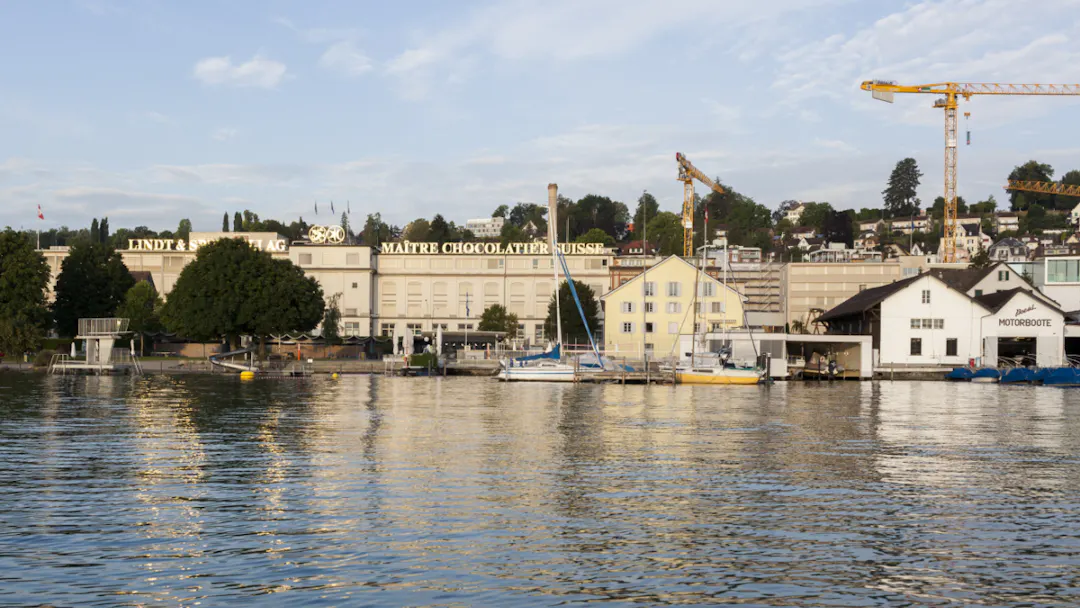 Lindt & Sprüngli Significantly Cuts Its 2026 Revenue Forecast—Due to Heat