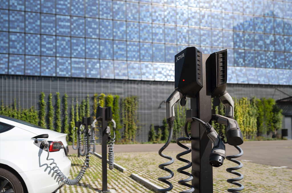 bluewin.ch - Switzerland is in the midst of a charging crisis-but that could be about to change