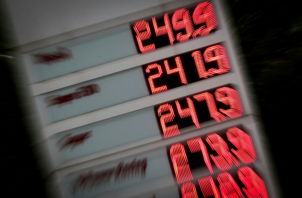 bluewin.ch - What are the benefits of releasing oil reserves?