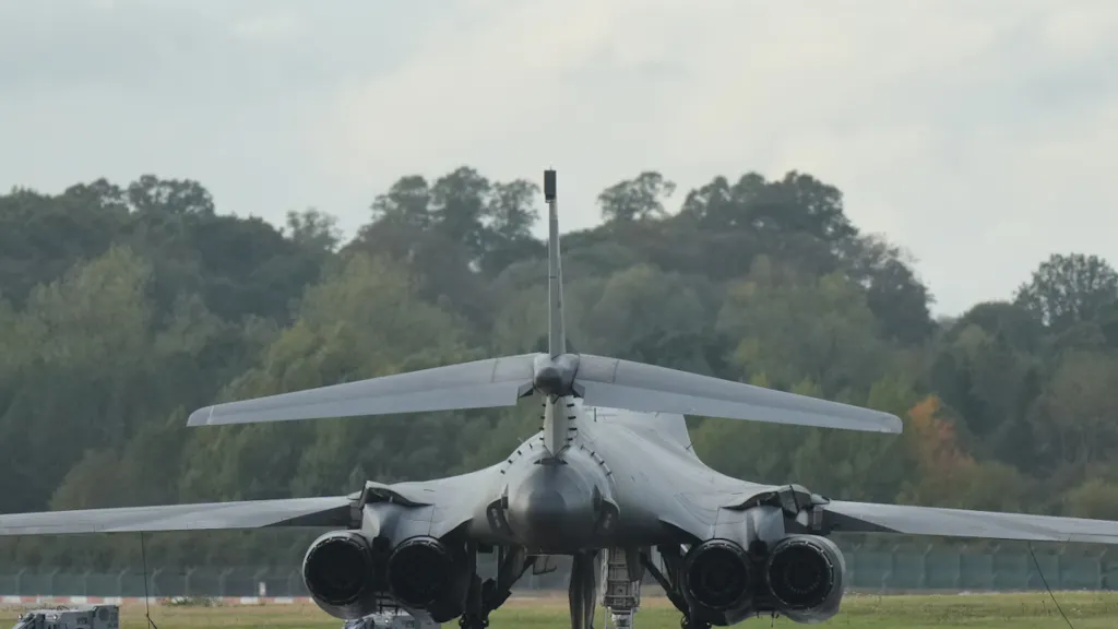 US bombers withdrawn from Great Britain - | because of threat?