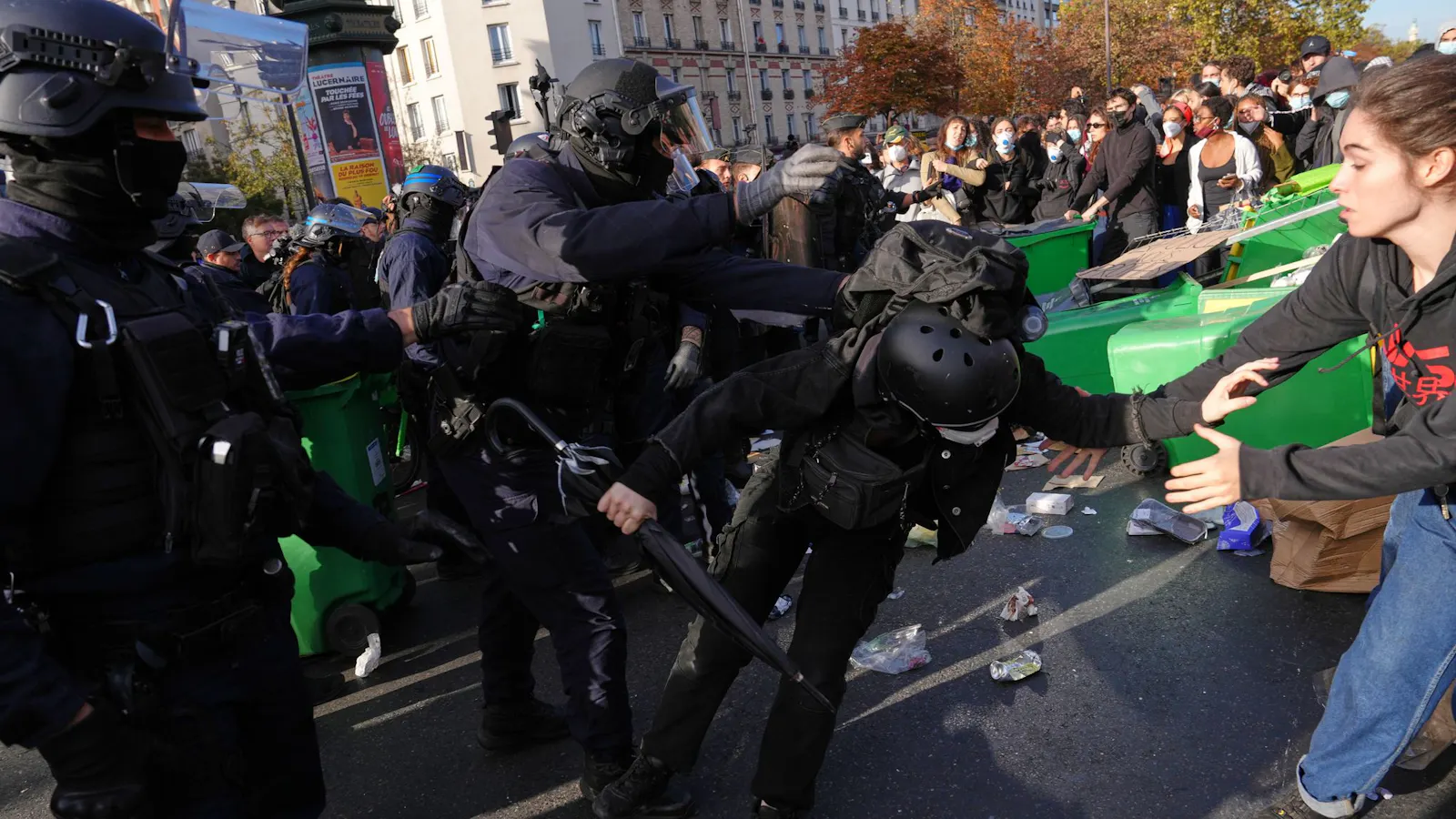 Schülerproteste weiten sich aus – Macron ruft zu Krisensitzung