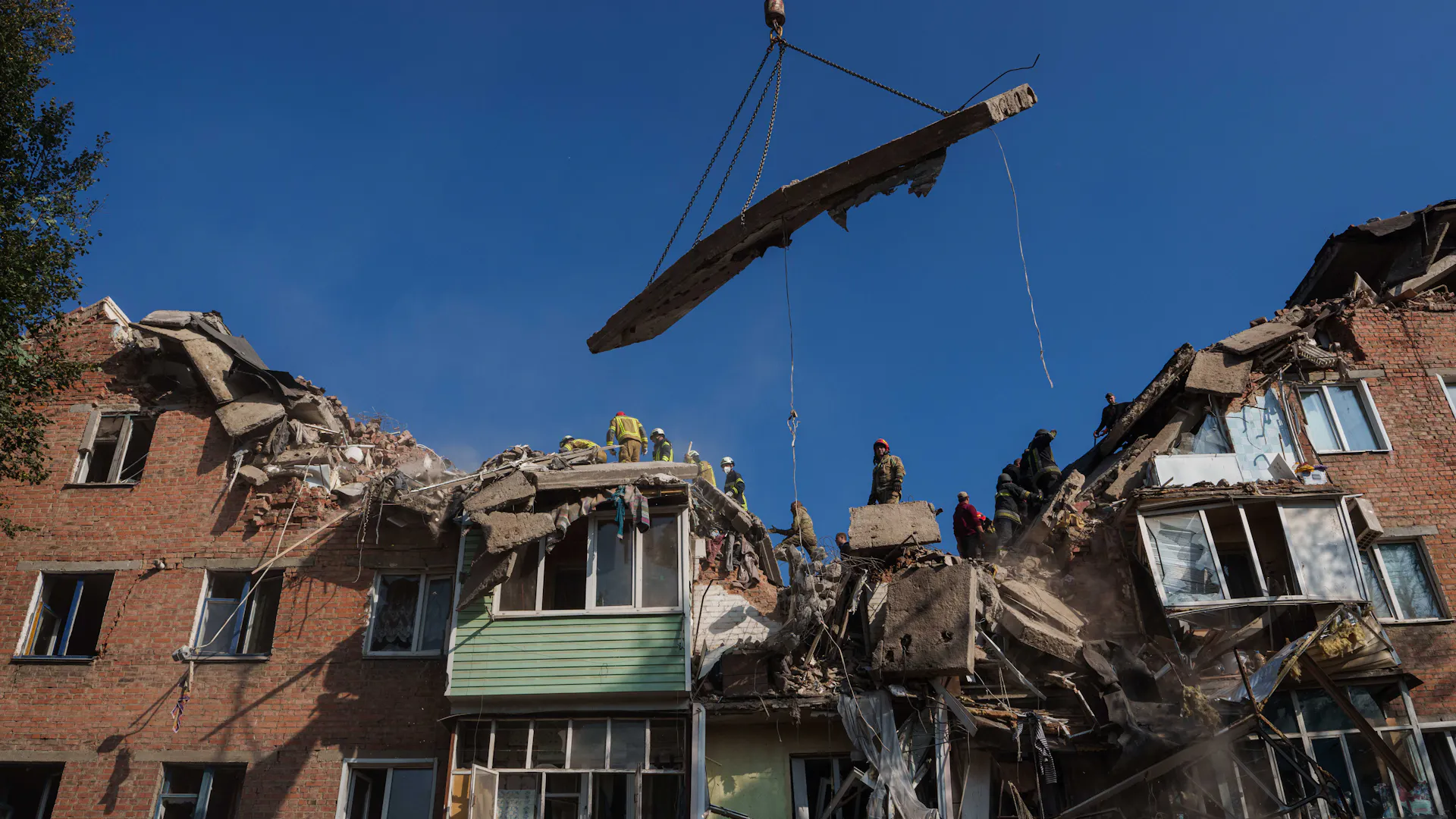 Ukraine : 14 morts dans une frappe russe sur un immeuble