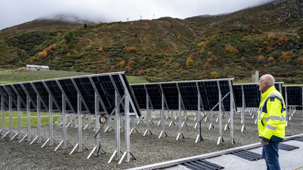 bluewin.ch - The Great St. Bernard Tunnel Relys on Solar Power in Valais