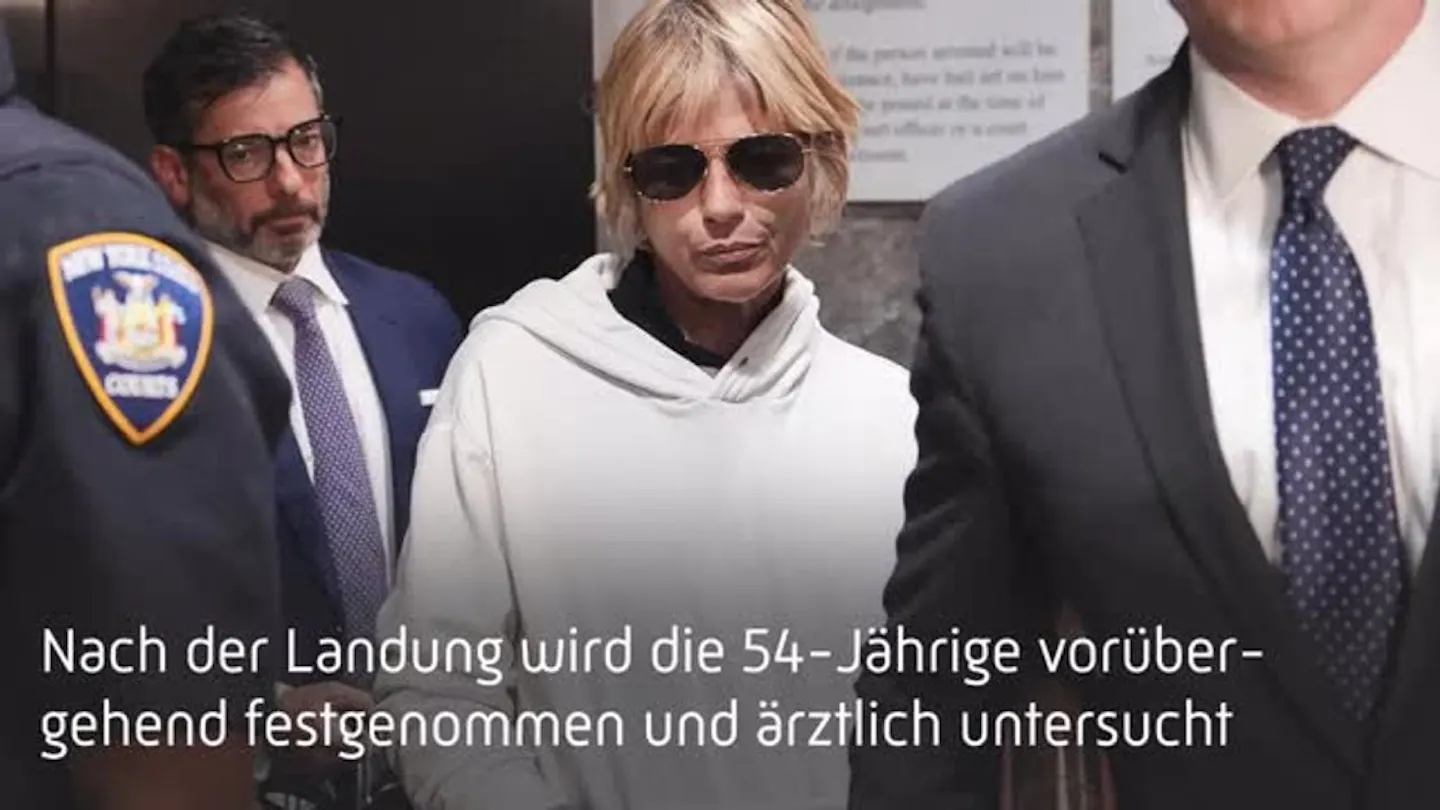 Selma Blair nach mutmasslichen Angriffen auf Delta-Flug vor Gericht