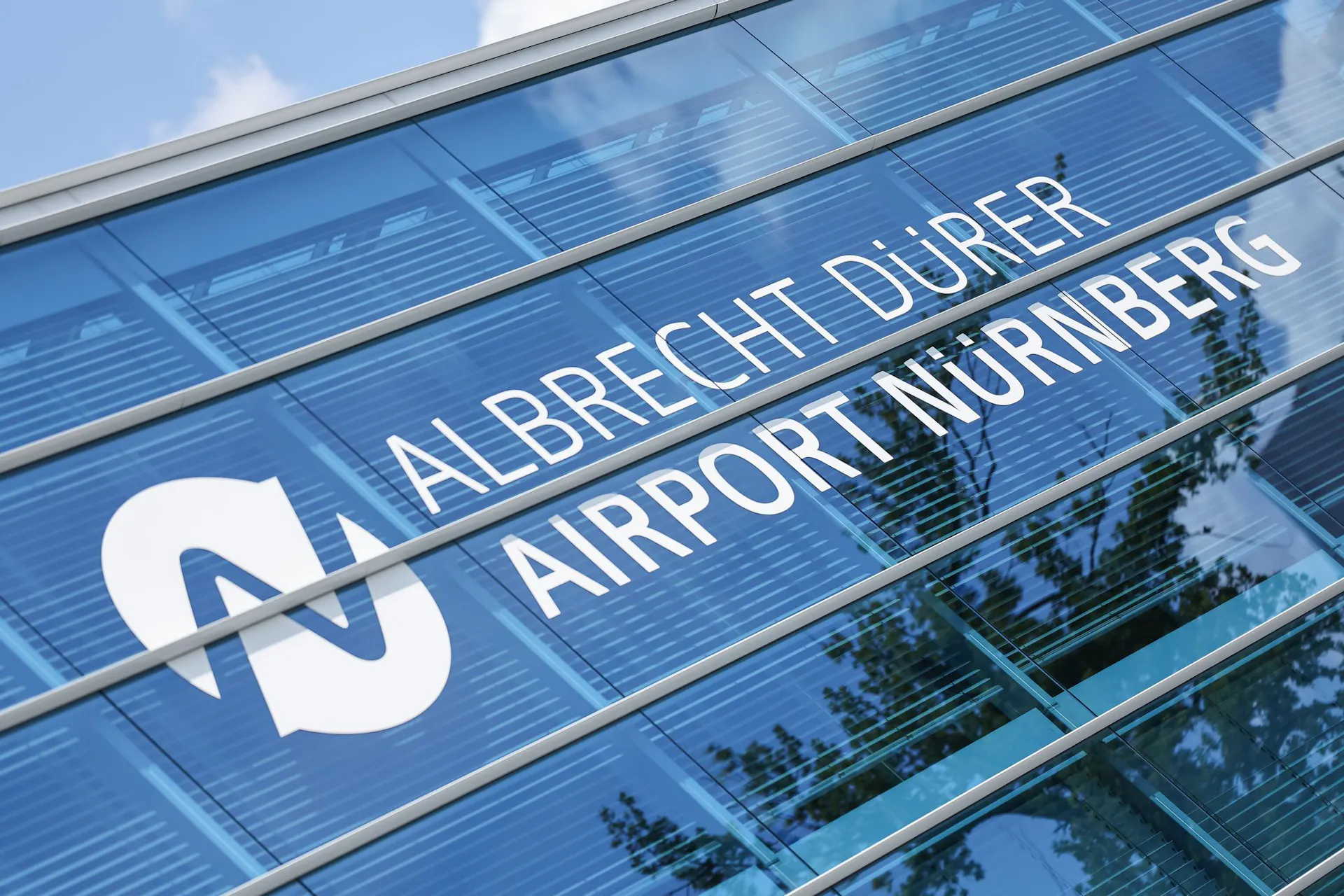Nuremberg Airport Closed – “Suspected Emergency on Board”