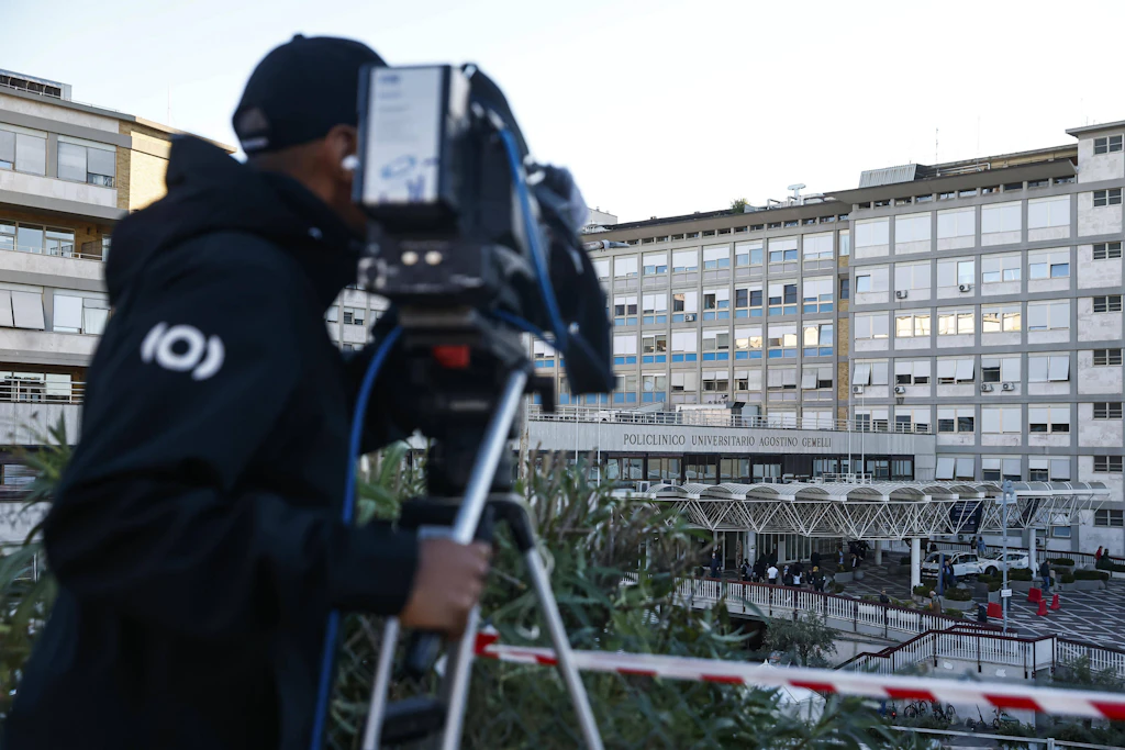 Pope Leo XIV at Gemelli Hospital: Safety Plan for Lung Surgery