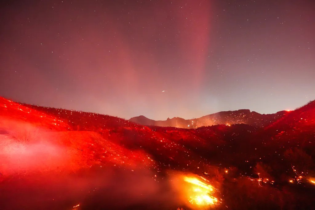 Fire Alert in Los Angeles – Wildfire Spreads in Malibu
