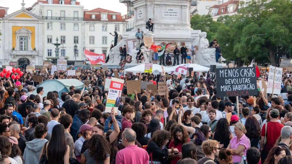 Hundreds are setting up tents in Lisbon and Porto to protest exorbitant rents