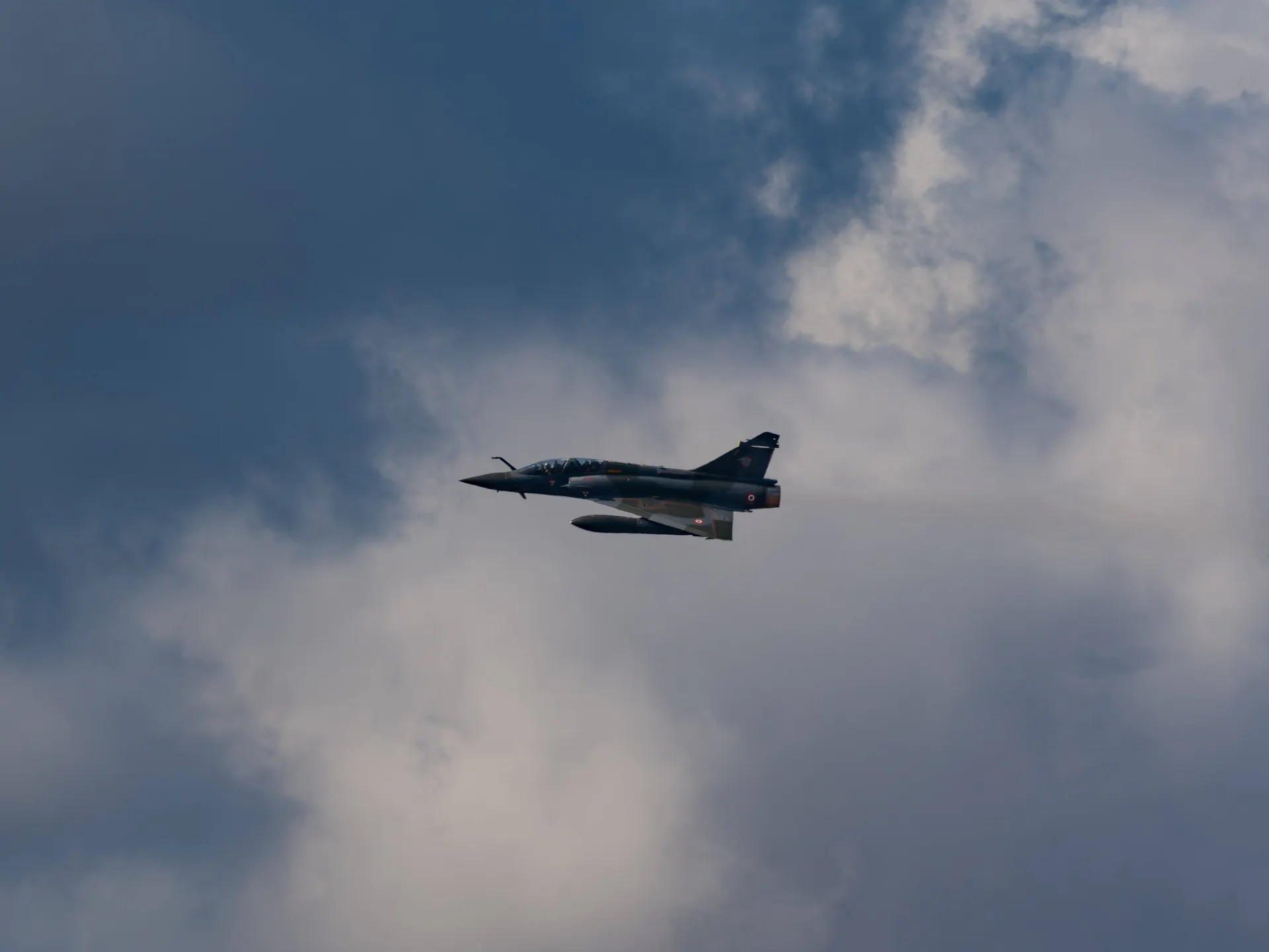 Fighter jet crashes in France—one pilot dead, second missing