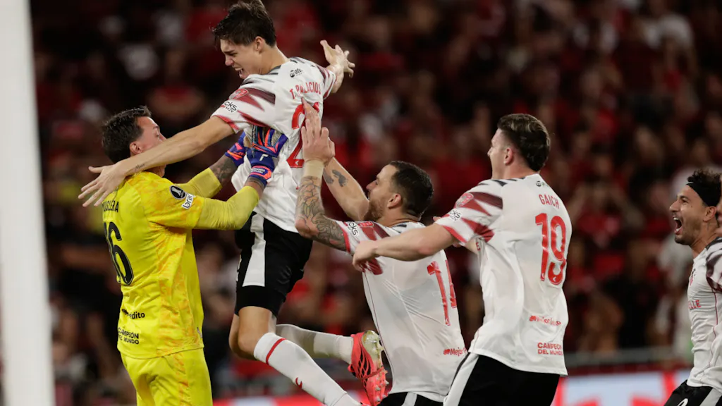 For once, it’s not an all-Brazilian final—Palmeiras will face Estudiantes