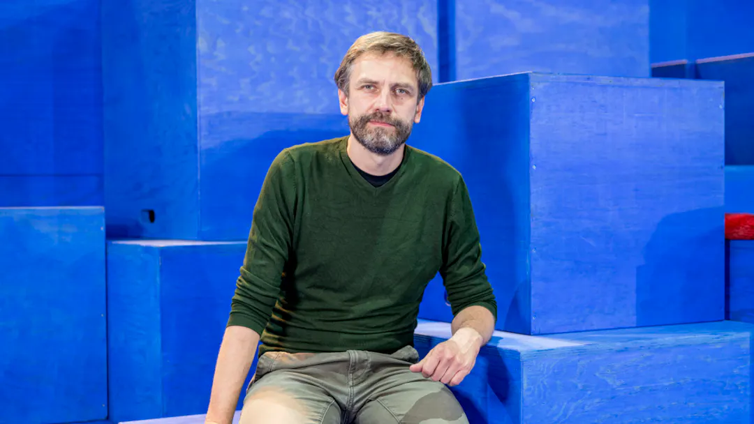 Spiel mit Apokalypse und Paradies auf der Theaterbühne in Bern