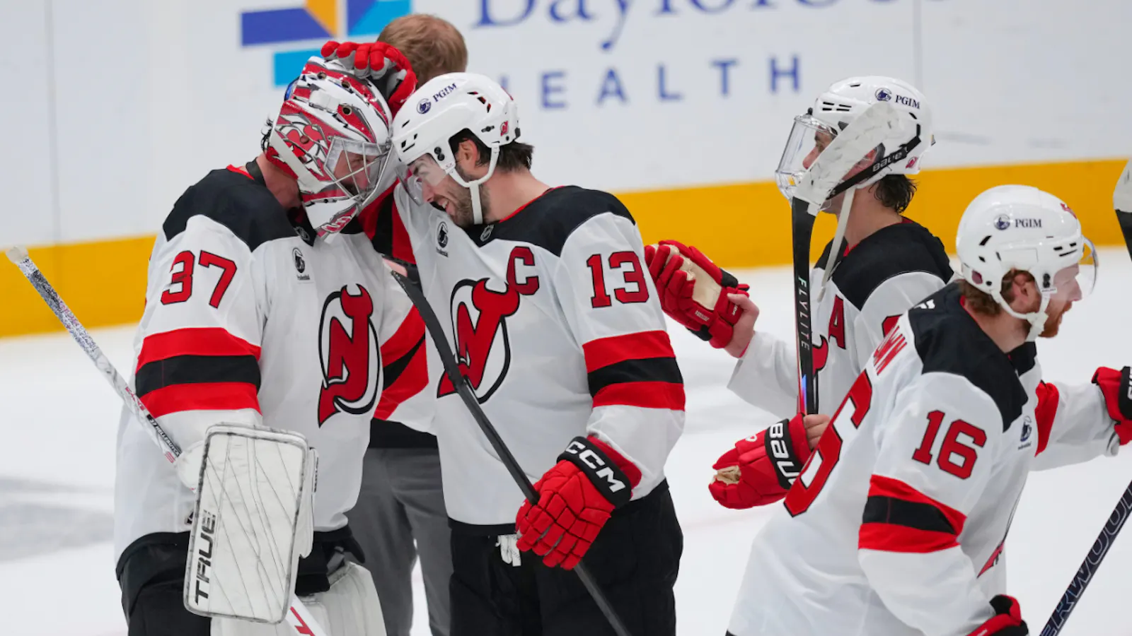 Nico Hischier führt Devils zum Sieg