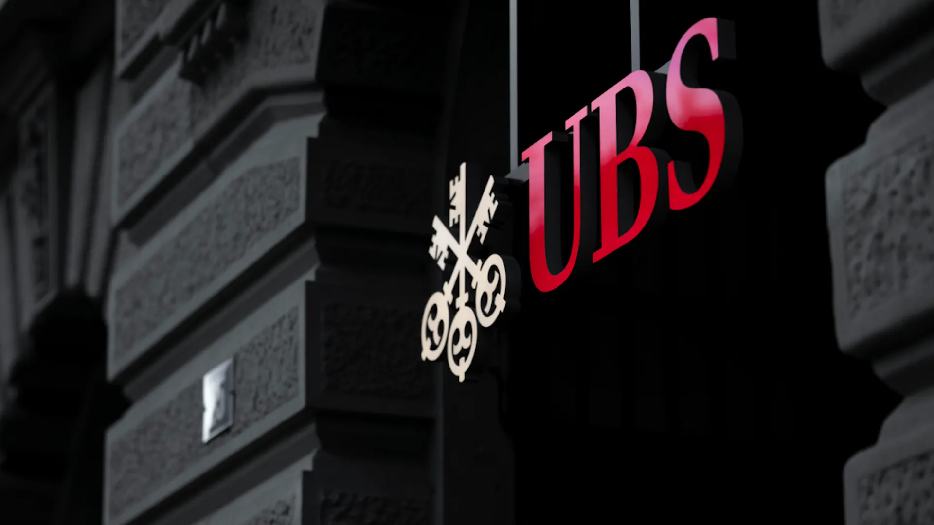 UBS Reports Quarterly Profit of $2.7 Billion